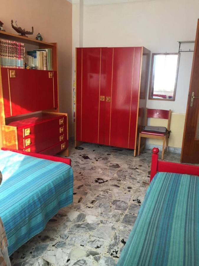 A due passi dal mare Appartamento Vallecrosia Esterno foto