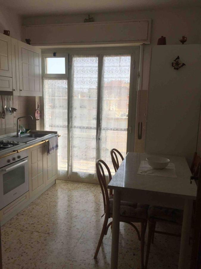 A due passi dal mare Appartamento Vallecrosia Esterno foto